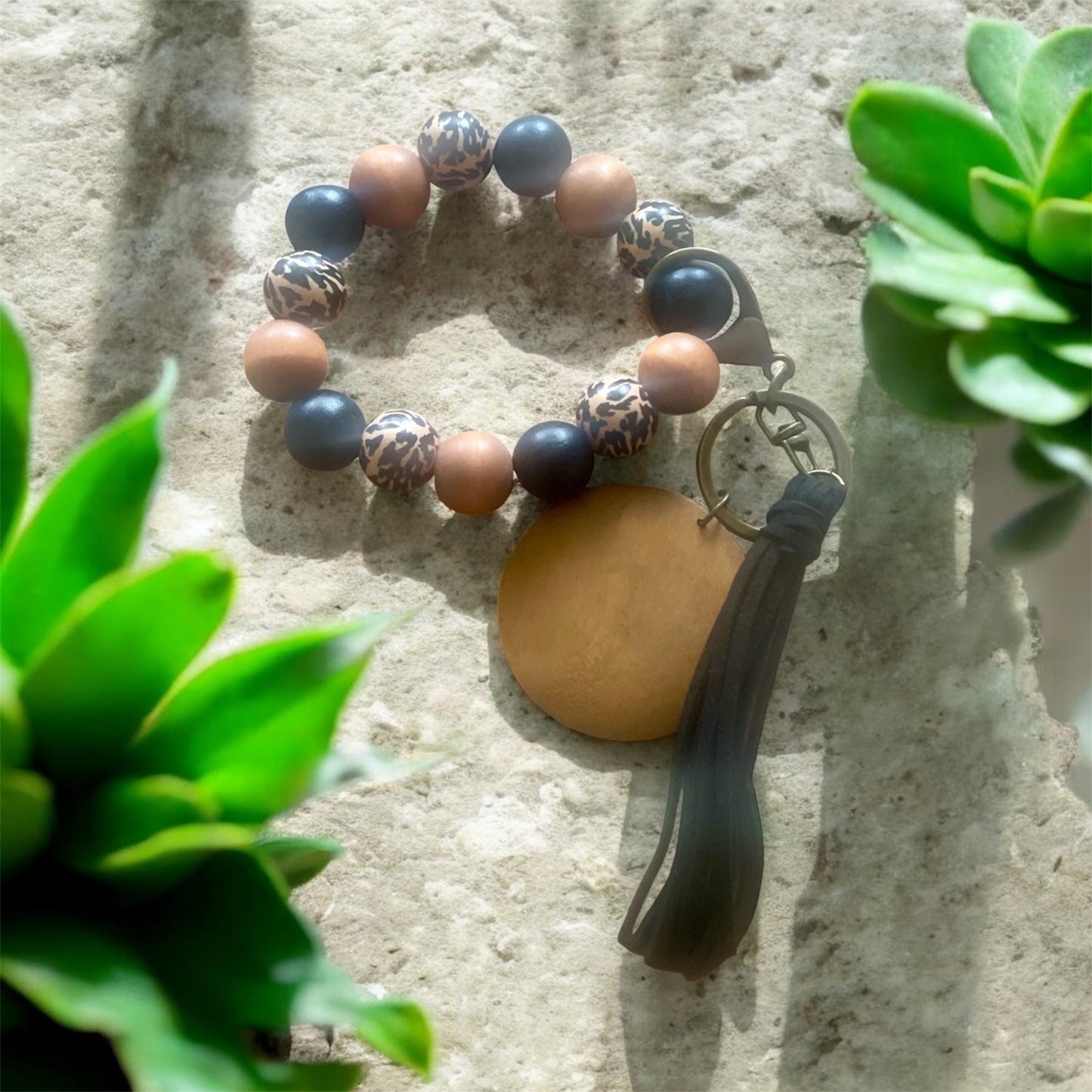 Personalized Wristlet Keychain, Engraved Keychain, Wood Bead Keychain, Bracelet Keychain, Gift for Her, Gift for Mom, Mama Keychain, Leopard