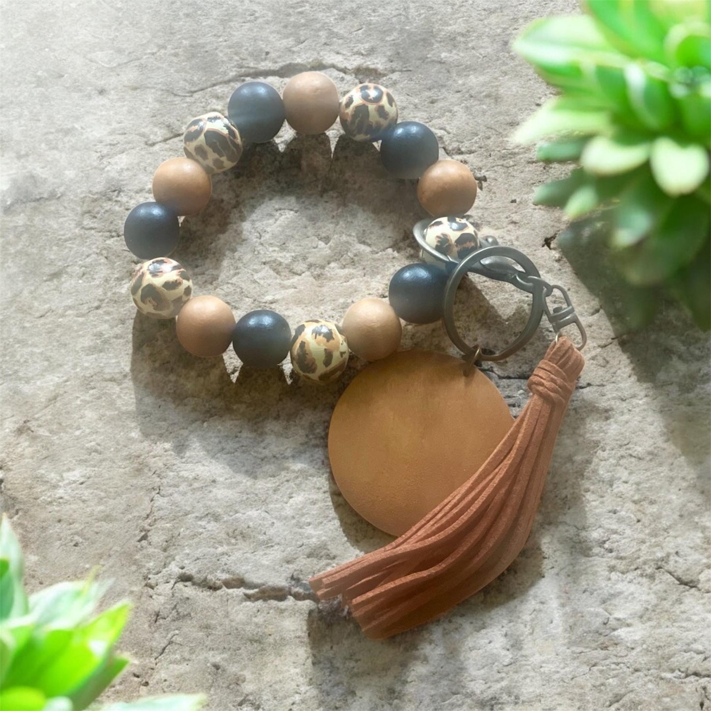 Personalized Wristlet Keychain, Engraved Keychain, Leopard Keychain, Bracelet Keychain, Gift for Her, Gift for Mom, Mama Keychain