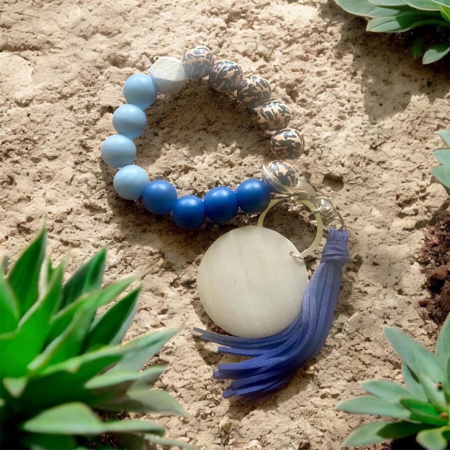 Personalized Wristlet Keychain, Engraved Keychain, Wood Bead Keychain, Bracelet Keychain, Gift for Her, Gift for Mom, Mama Keychain, Leopard