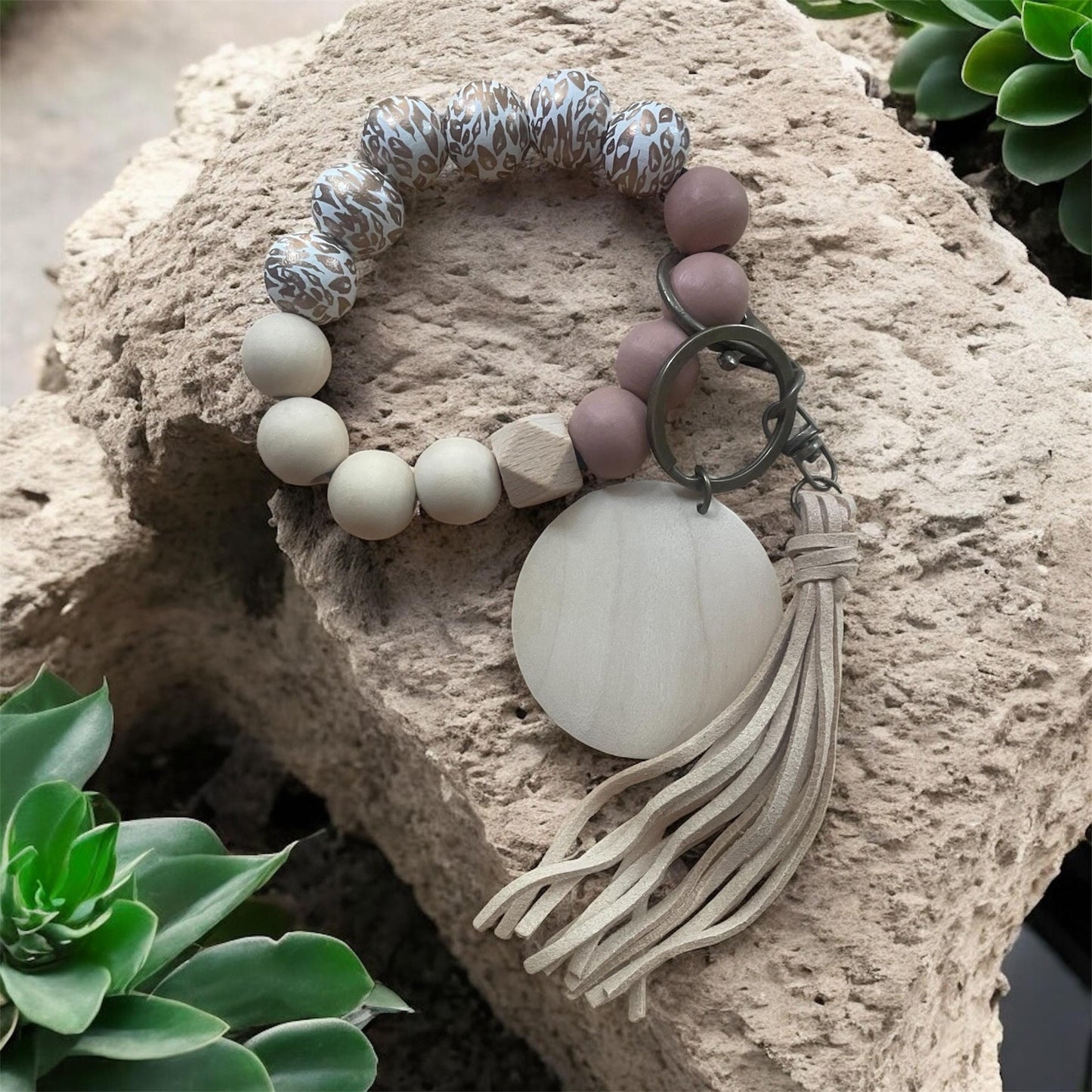 Personalized Wristlet Keychain, Engraved Keychain, Leopard Keychain, Bracelet Keychain, Gift for Her, Gift for Mom, Mama Keychain