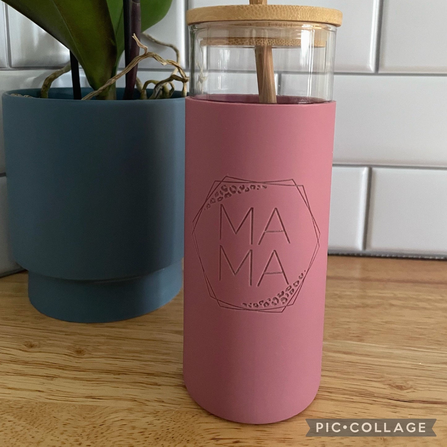 Personalized Glass Tumbler with Silicone sleeve, Glass cup with wooden straw, Gift for Mother’s Day, Gift for Bridal Party, Gift for Her