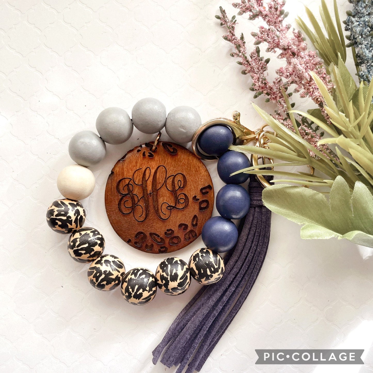 Personalized Wristlet Keychain, Engraved Keychain, Wood Bead Keychain, Bracelet Keychain, Gift for Her, Gift for Mom, Mama Keychain, Leopard