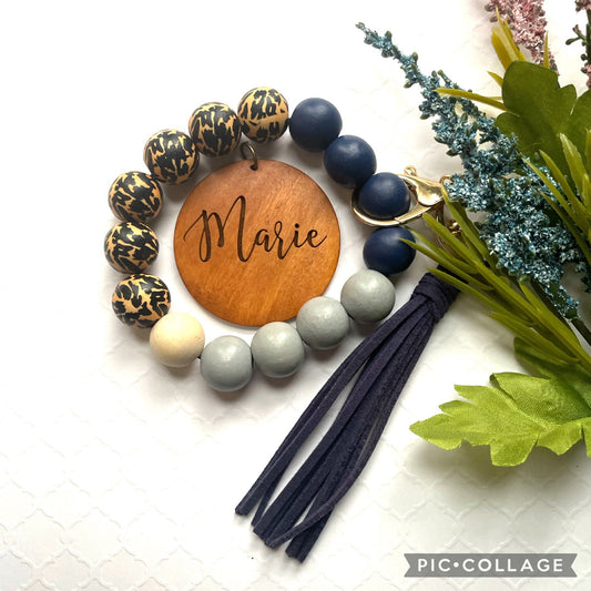 Personalized Wristlet Keychain, Engraved Keychain, Wood Bead Keychain, Bracelet Keychain, Gift for Her, Gift for Mom, Mama Keychain, Leopard