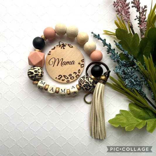 Personalized Wristlet Keychain, Engraved Floral Keychain, Silicone Keychain, Bracelet Keychain, Gift for Her, Gift for Mom, Mama Keychain